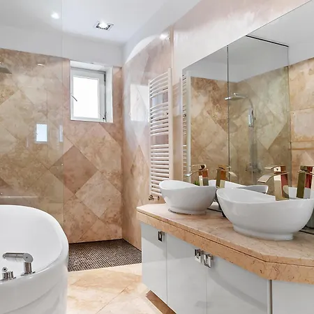 Herastrau Grand - Luxurious Residences * בוקרשט